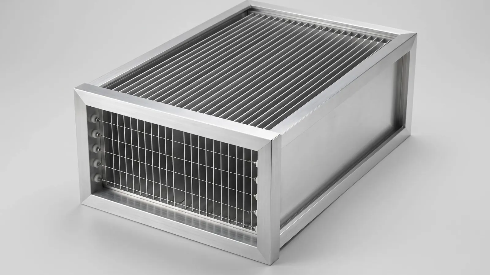 Baca hattına yerleştirilen elektrostatik filtre hücresi ve yıkanabilir kolektör plaka paketi