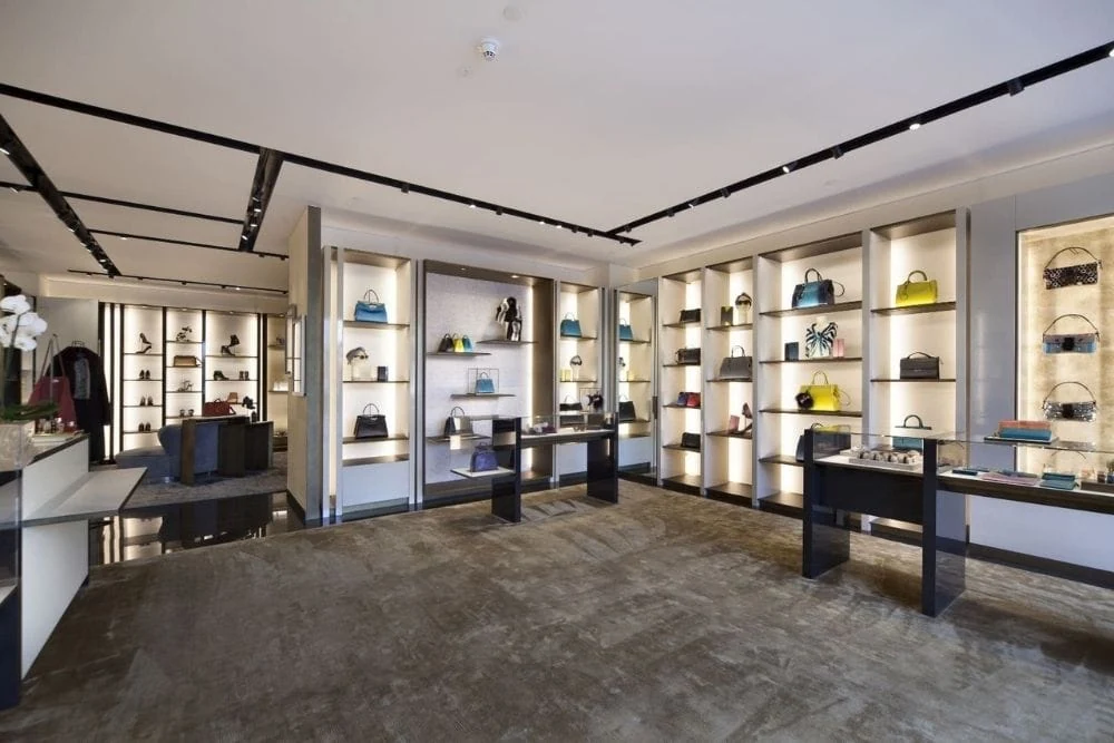 İstinyePark Fendi mağazasının iç mekan satış alanı